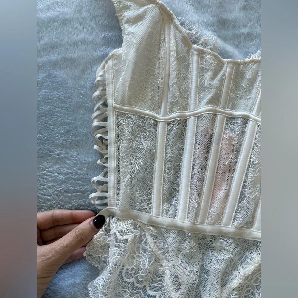 Victoria's Secret Cream Lace Chemise - Picture 2 of 12